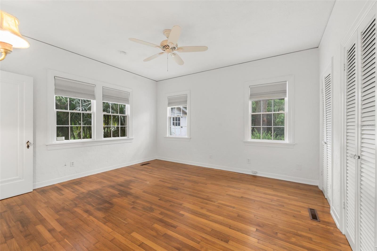 717 NE BOULEVARD, GAINESVILLE, FL, 32601