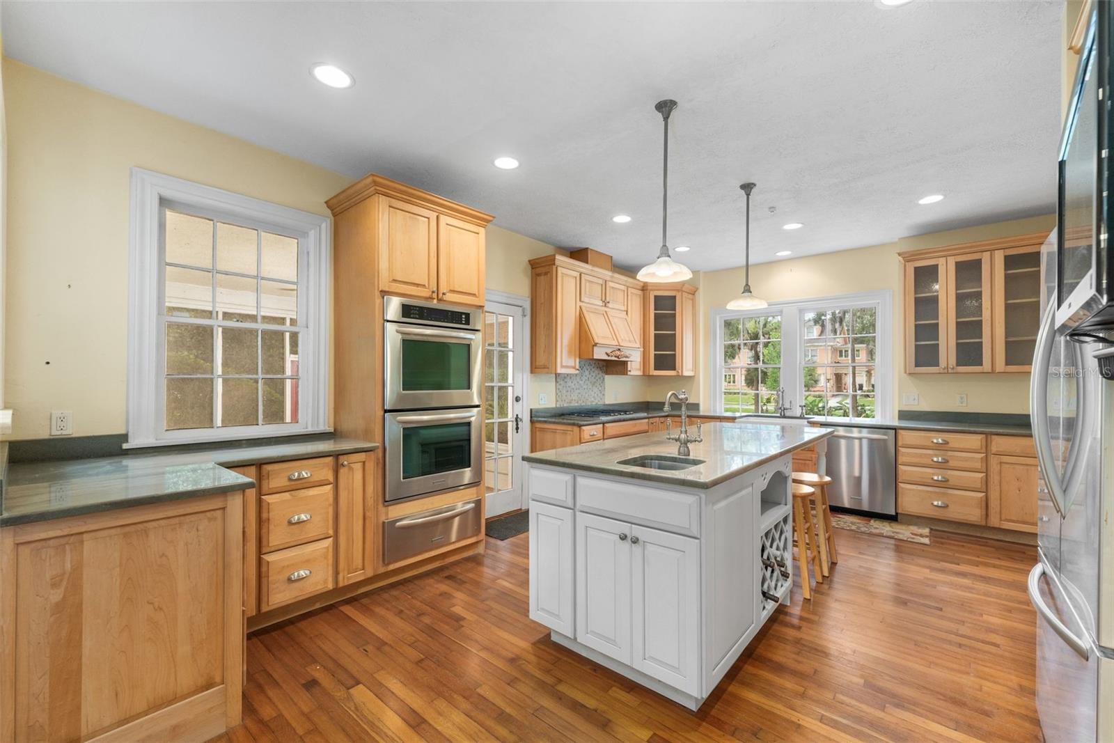 717 NE BOULEVARD, GAINESVILLE, FL, 32601