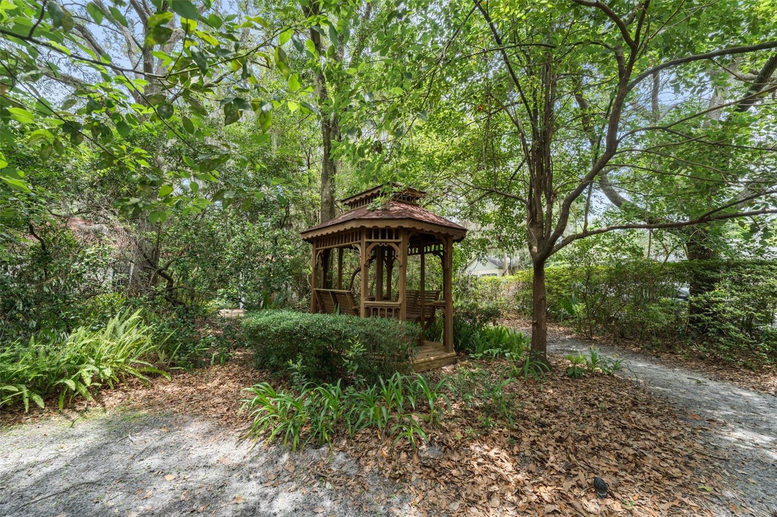 717 NE BOULEVARD, GAINESVILLE, FL, 32601