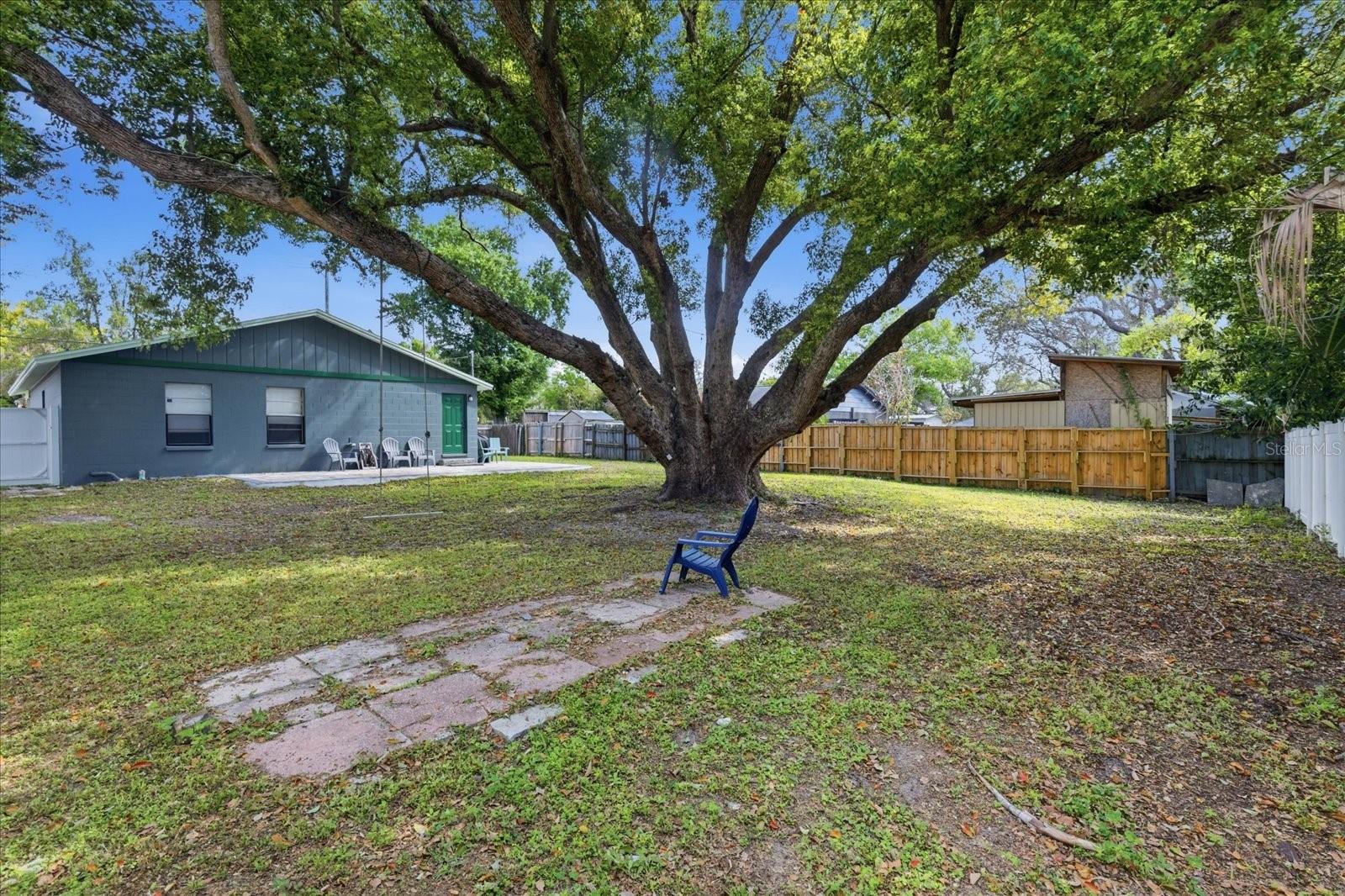 2110 W OKALOOSA AVE, TAMPA, FL, 33604