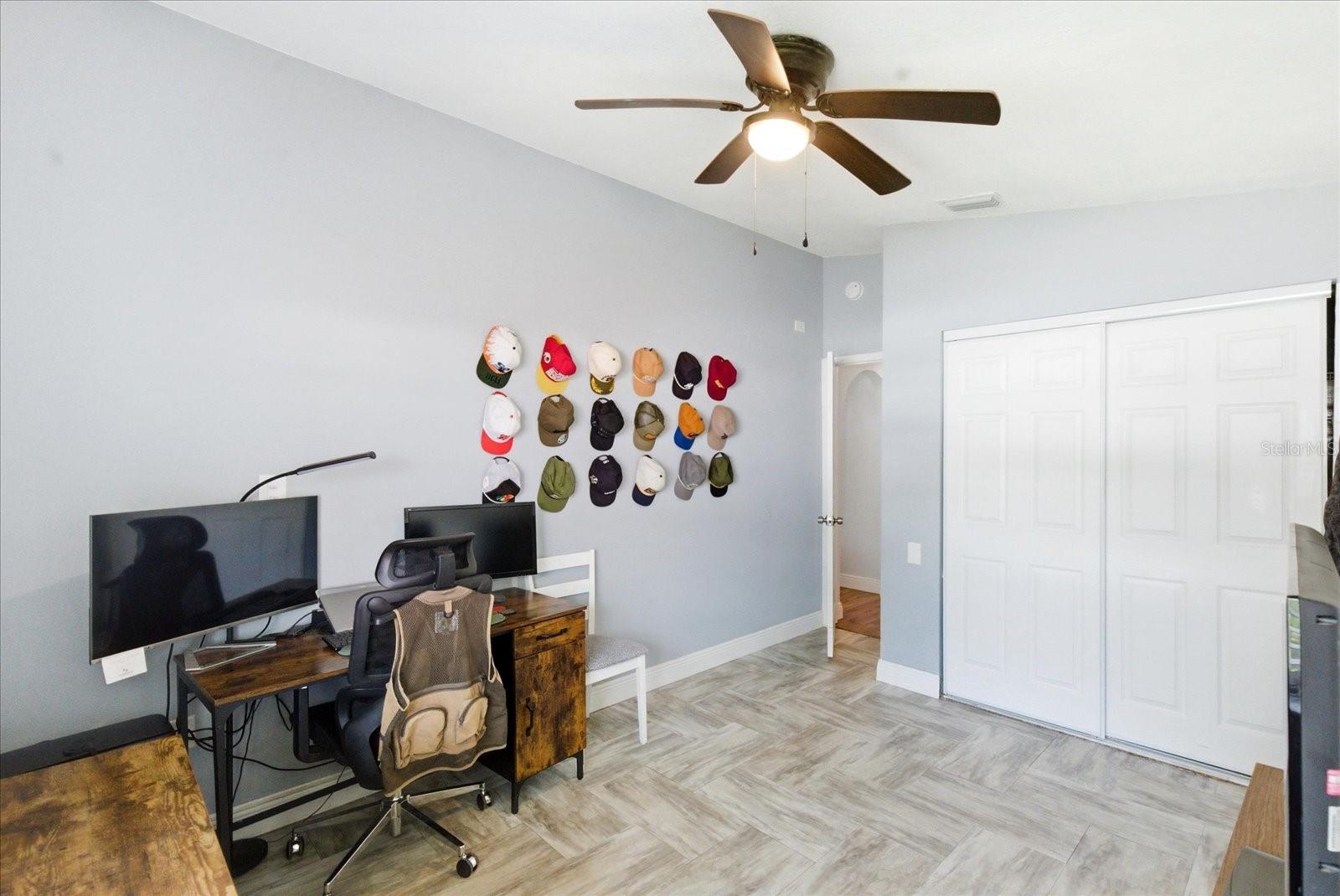 2110 W OKALOOSA AVE, TAMPA, FL, 33604