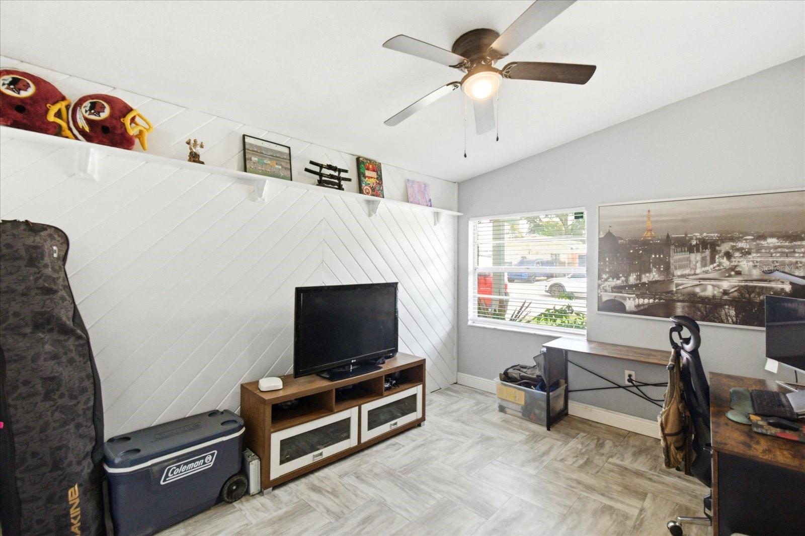 2110 W OKALOOSA AVE, TAMPA, FL, 33604