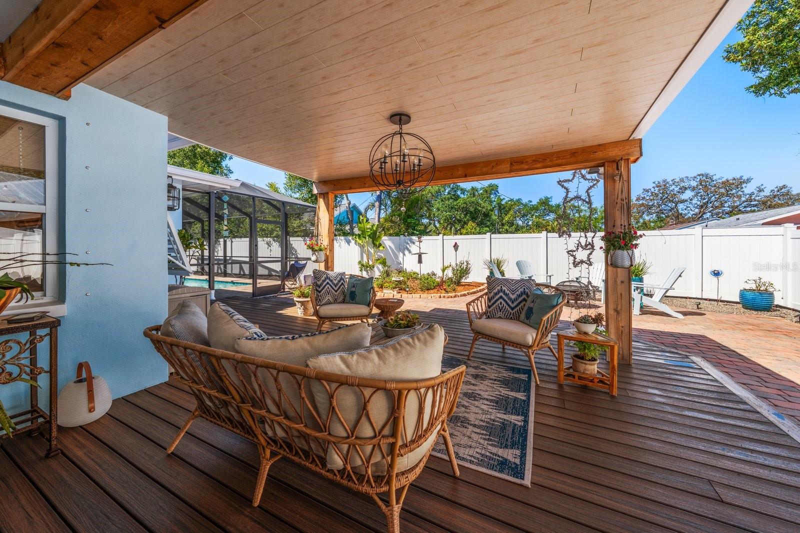 Outdoor covered sitting area