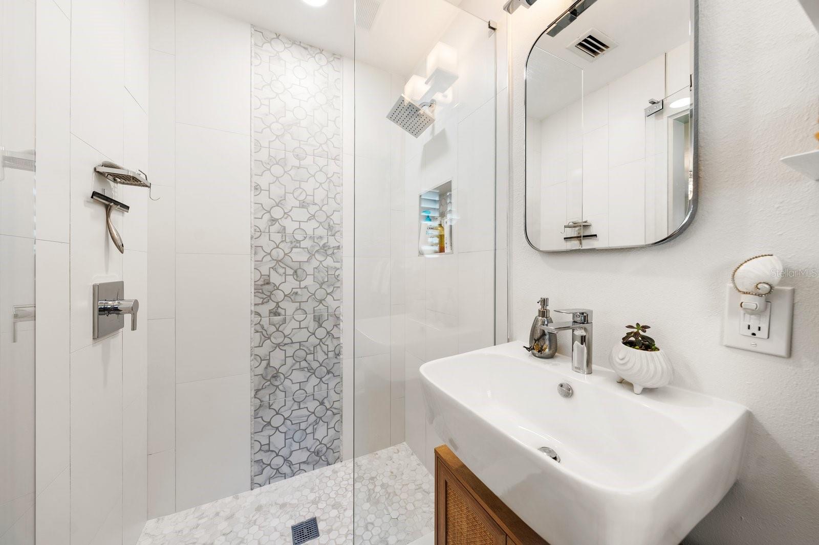 Primary En Suite Bath