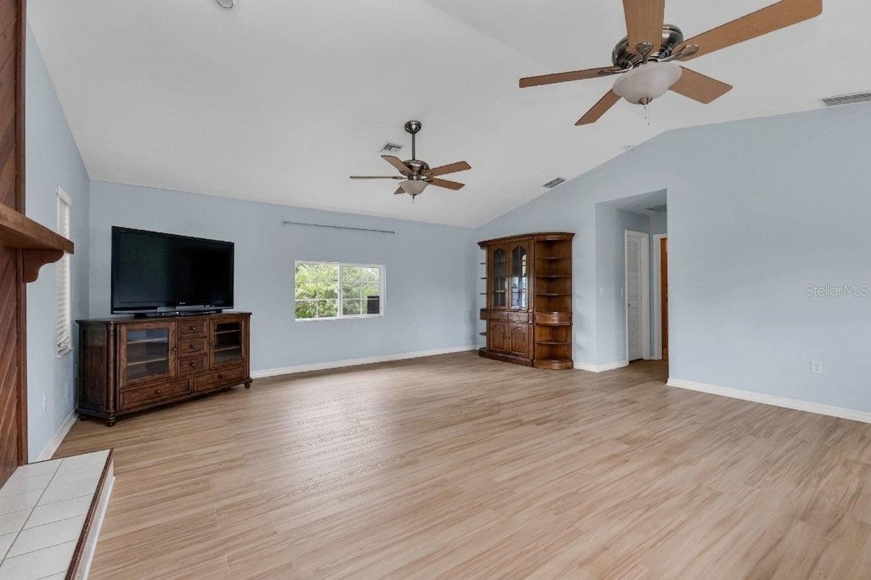 3059 HOLCOMB RD, PORT CHARLOTTE, FL, 33981