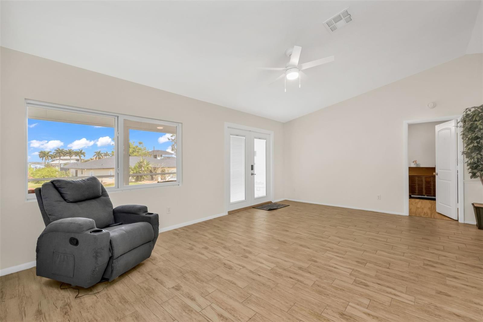 3059 HOLCOMB RD, PORT CHARLOTTE, FL, 33981