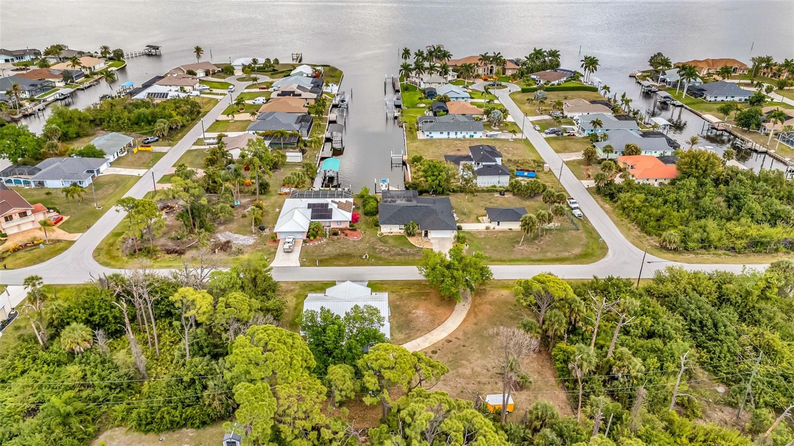 3059 HOLCOMB RD, PORT CHARLOTTE, FL, 33981