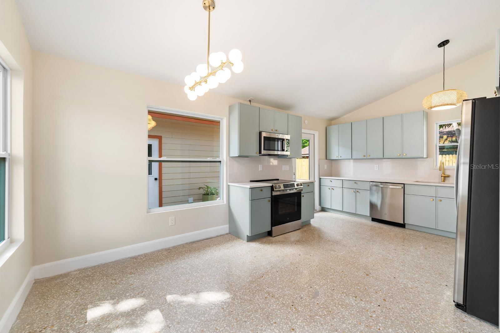419 64TH AVE S, ST PETERSBURG, FL, 33705