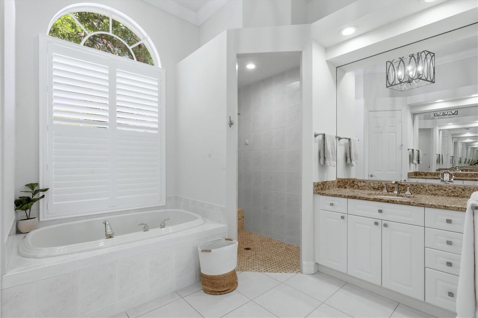 19 N CAYMAN ISLES BLVD, ENGLEWOOD, FL, 34223