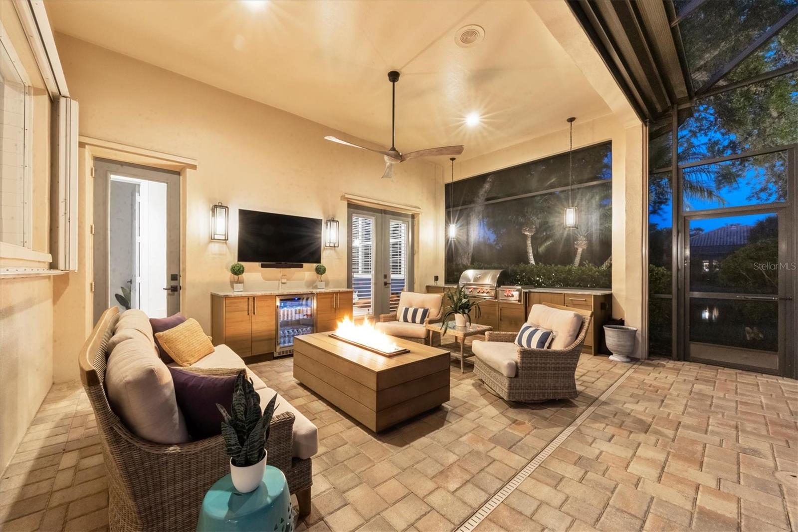 19 N CAYMAN ISLES BLVD, ENGLEWOOD, FL, 34223