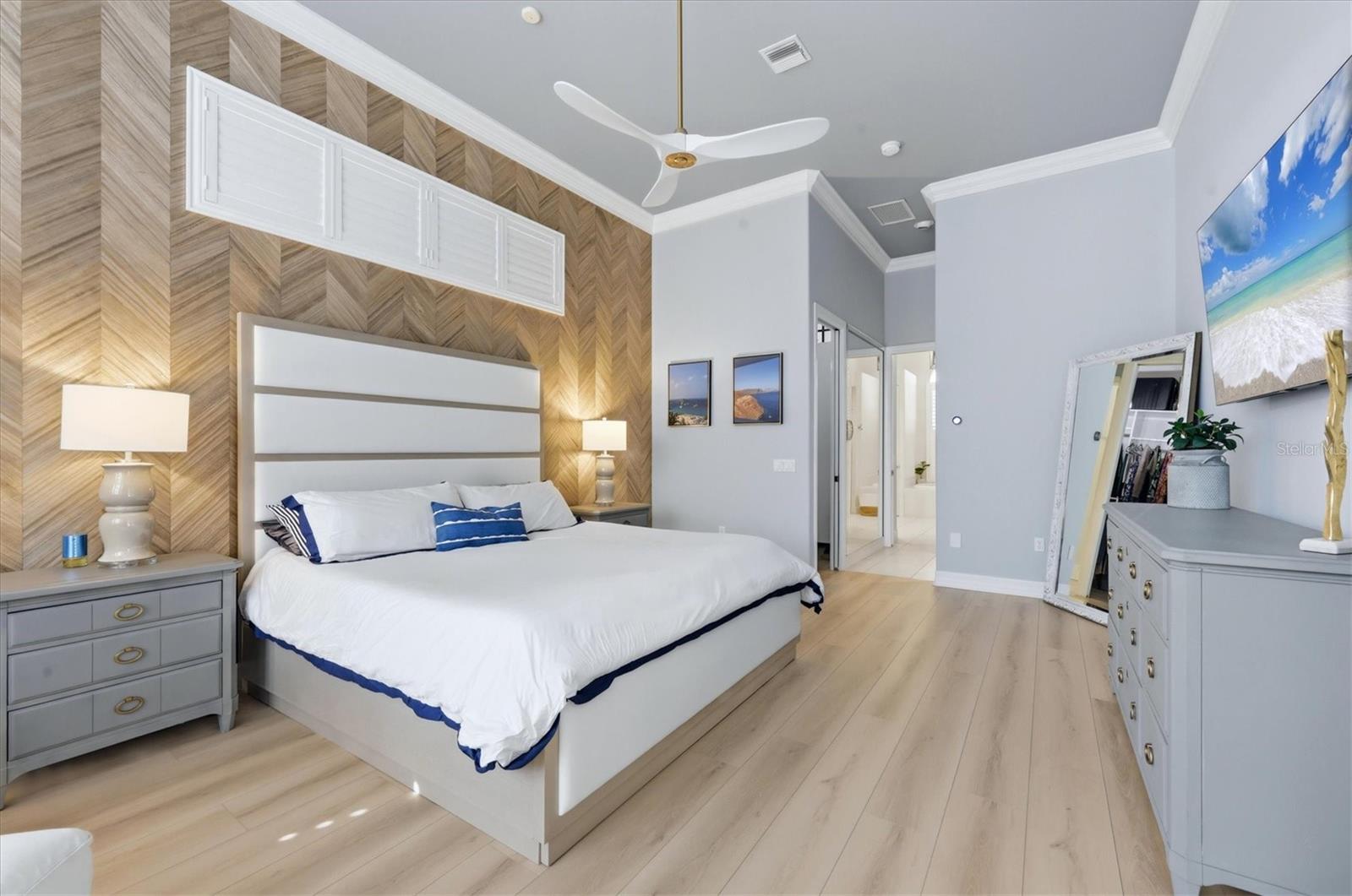 19 N CAYMAN ISLES BLVD, ENGLEWOOD, FL, 34223