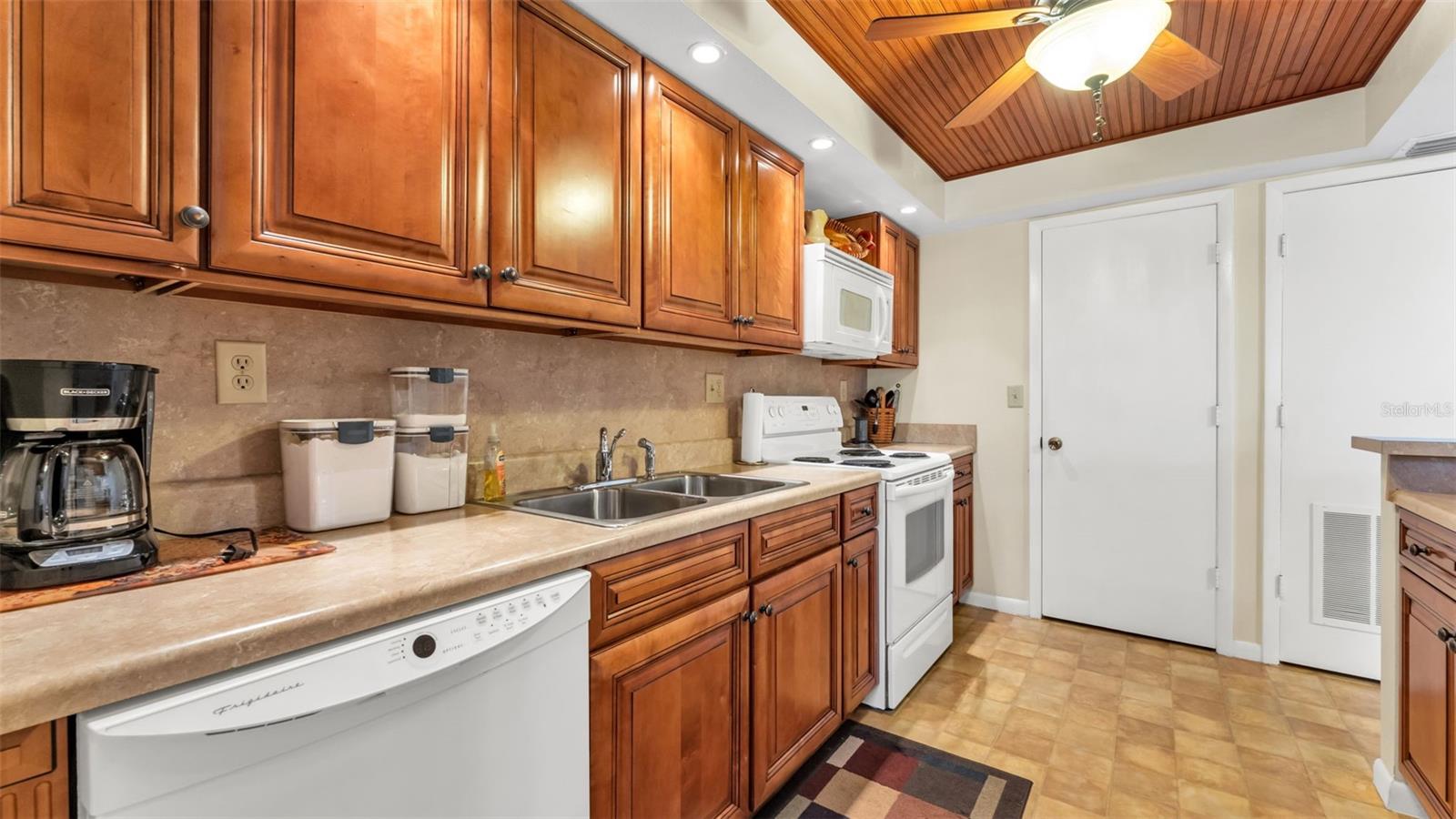 1130 N LAKE PARKER AVE #C321, LAKELAND, FL, 33805
