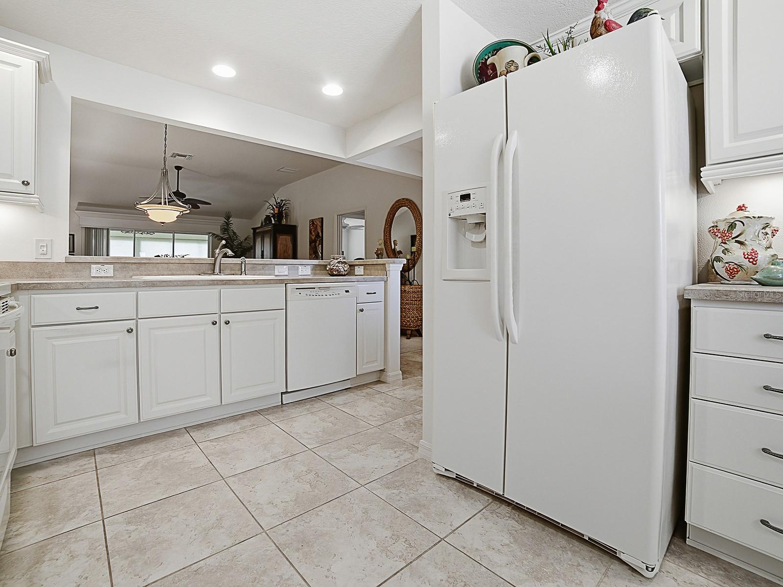 2348 MIDNIGHT PASS CT, THE VILLAGES, FL, 32162