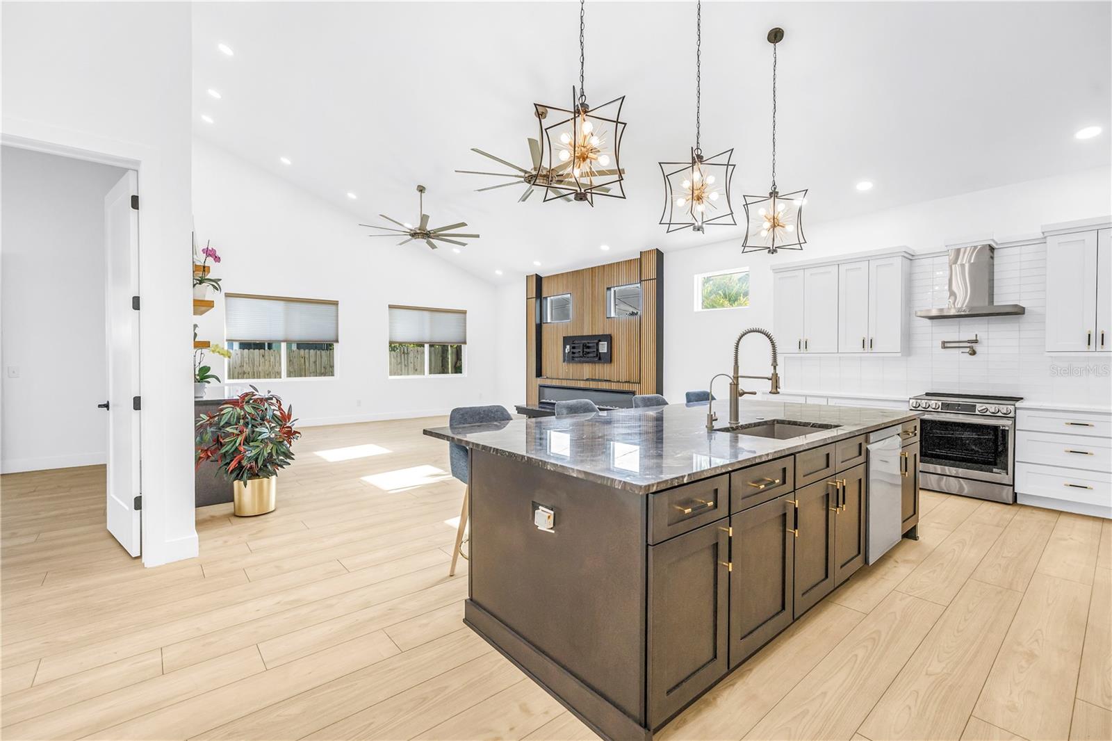 4907 15TH AVE N, ST PETERSBURG, FL, 33710