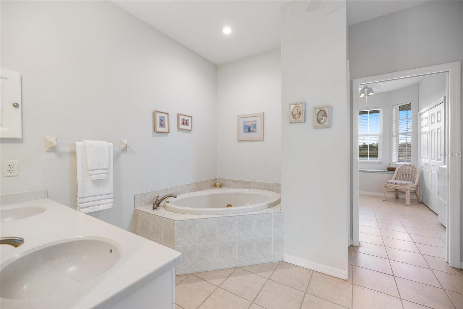 9181 LAKE DR, ENGLEWOOD, FL, 34224