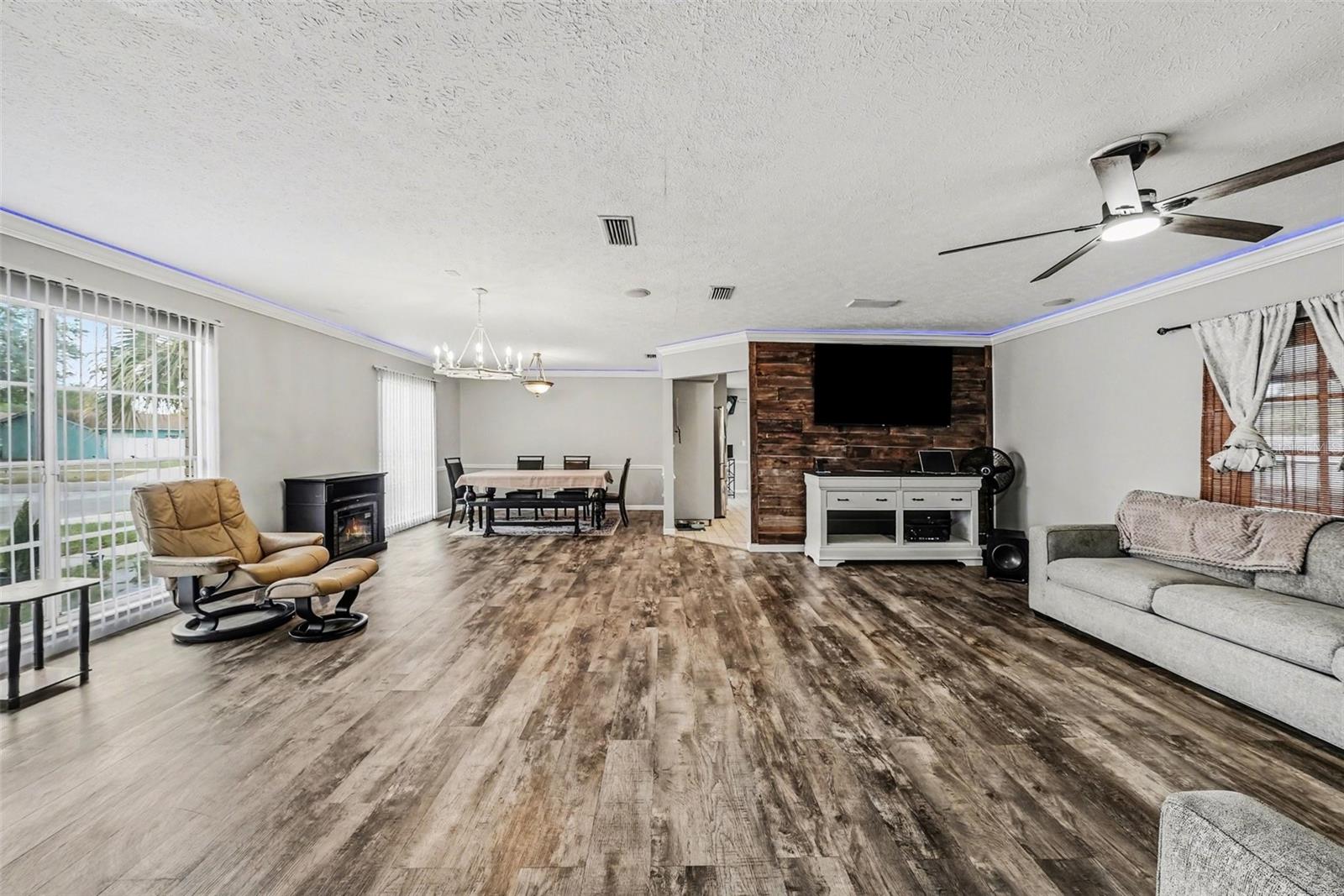 208 DONATELLO DR, BRANDON, FL, 33511