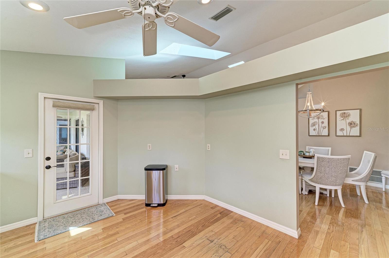 246 LAUREL HOLLOW DR #23, NOKOMIS, FL, 34275