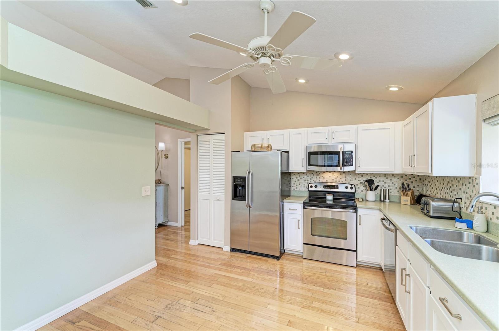 246 LAUREL HOLLOW DR #23, NOKOMIS, FL, 34275