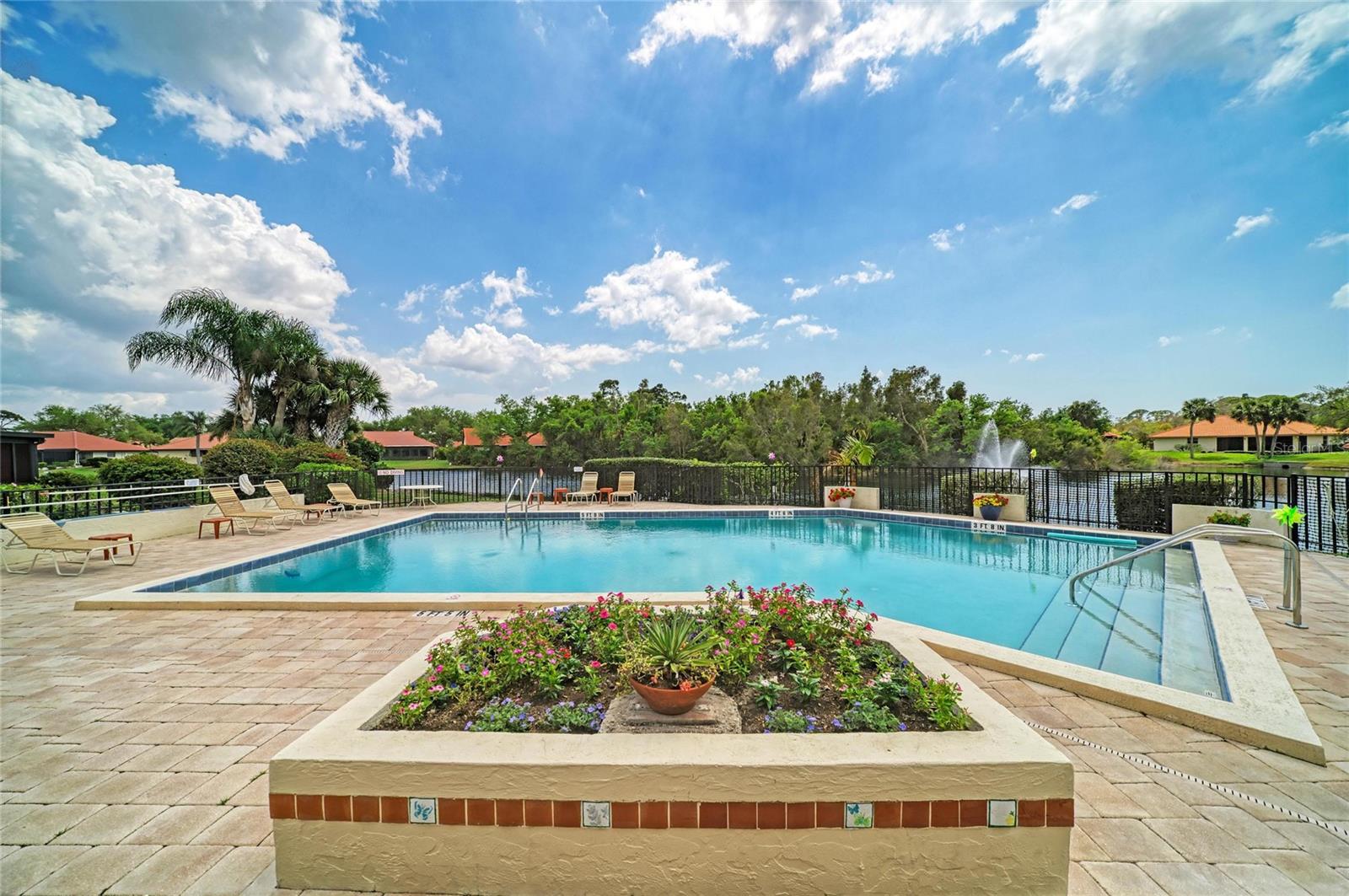 246 LAUREL HOLLOW DR #23, NOKOMIS, FL, 34275