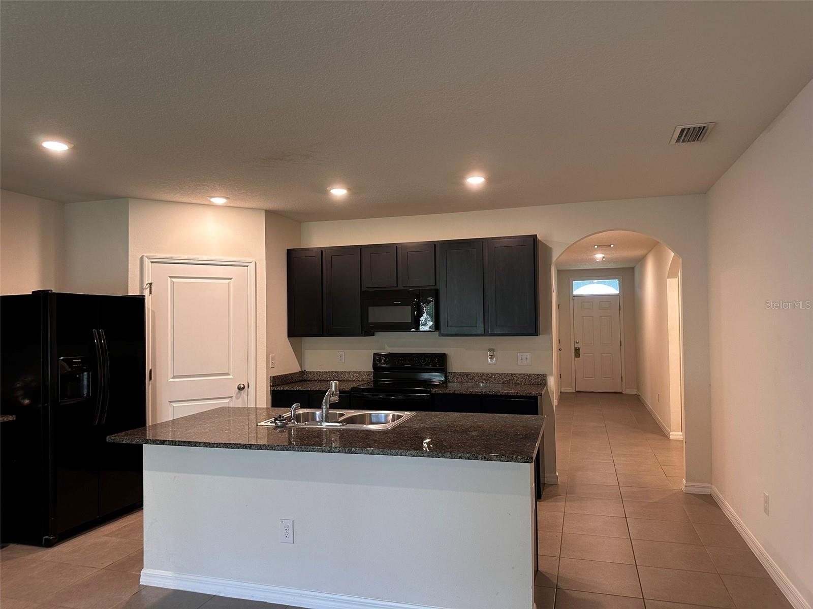 9266 WATOLLA DR, THONOTOSASSA, FL, 33592
