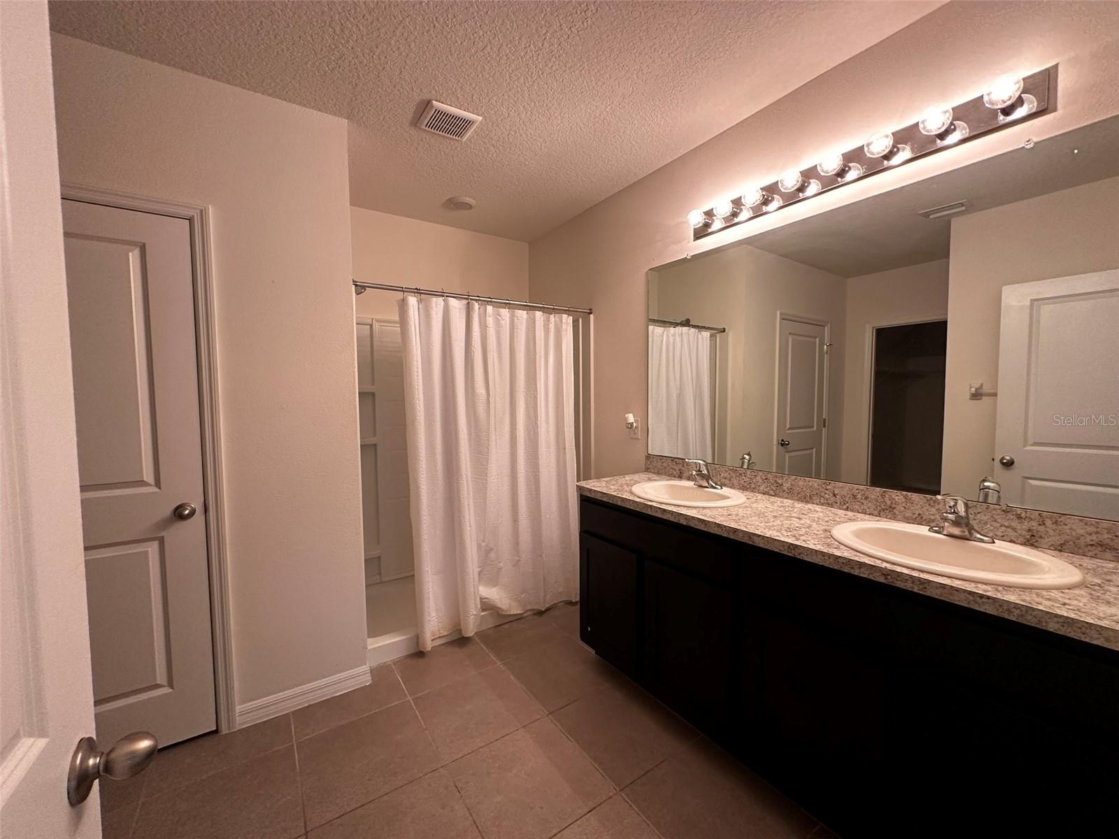 9266 WATOLLA DR, THONOTOSASSA, FL, 33592