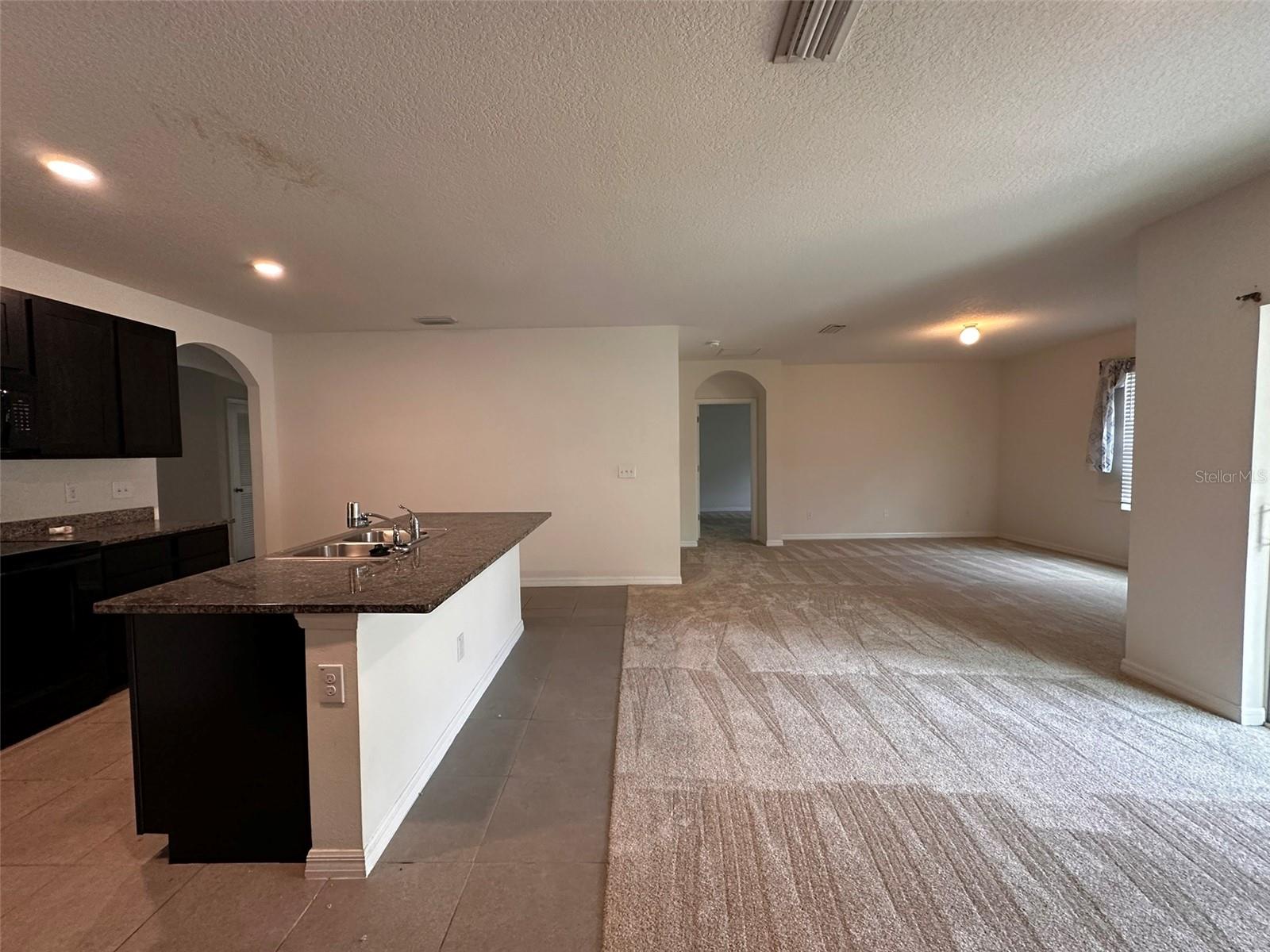 9266 WATOLLA DR, THONOTOSASSA, FL, 33592