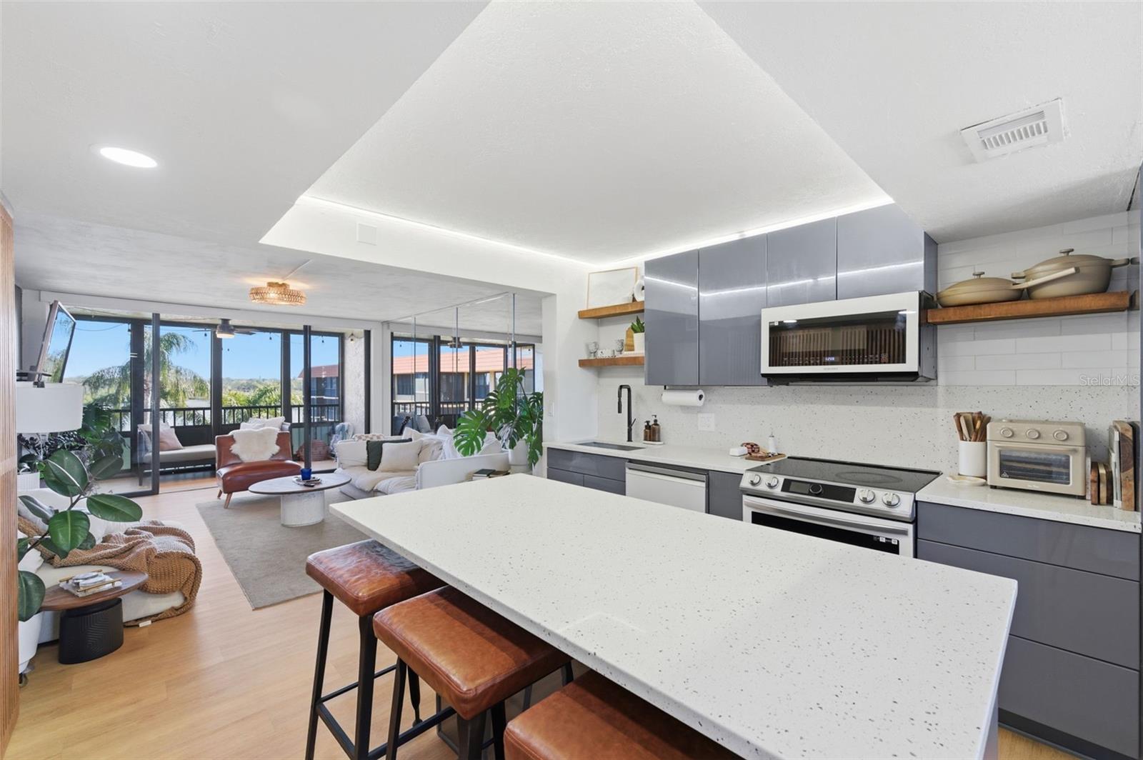 19701 GULF BLVD #423, INDIAN SHORES, FL, 33785