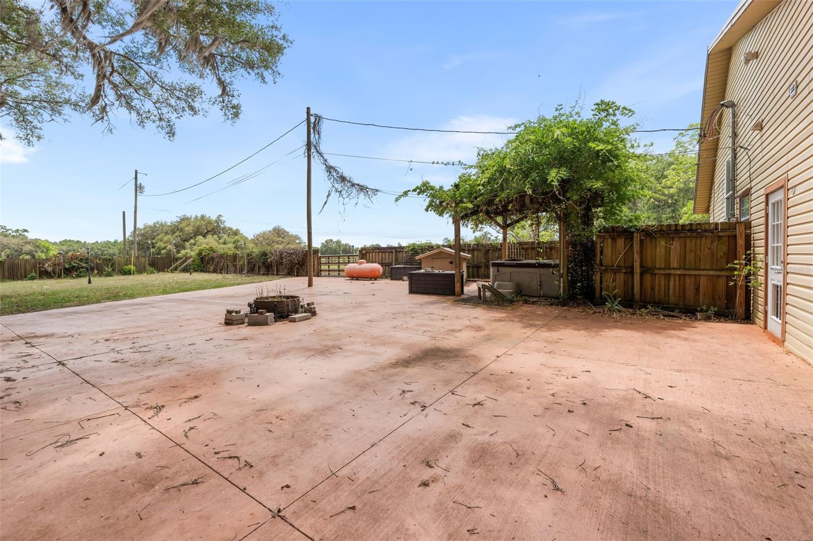 340 SE 30TH AVE, TRENTON, FL, 32693