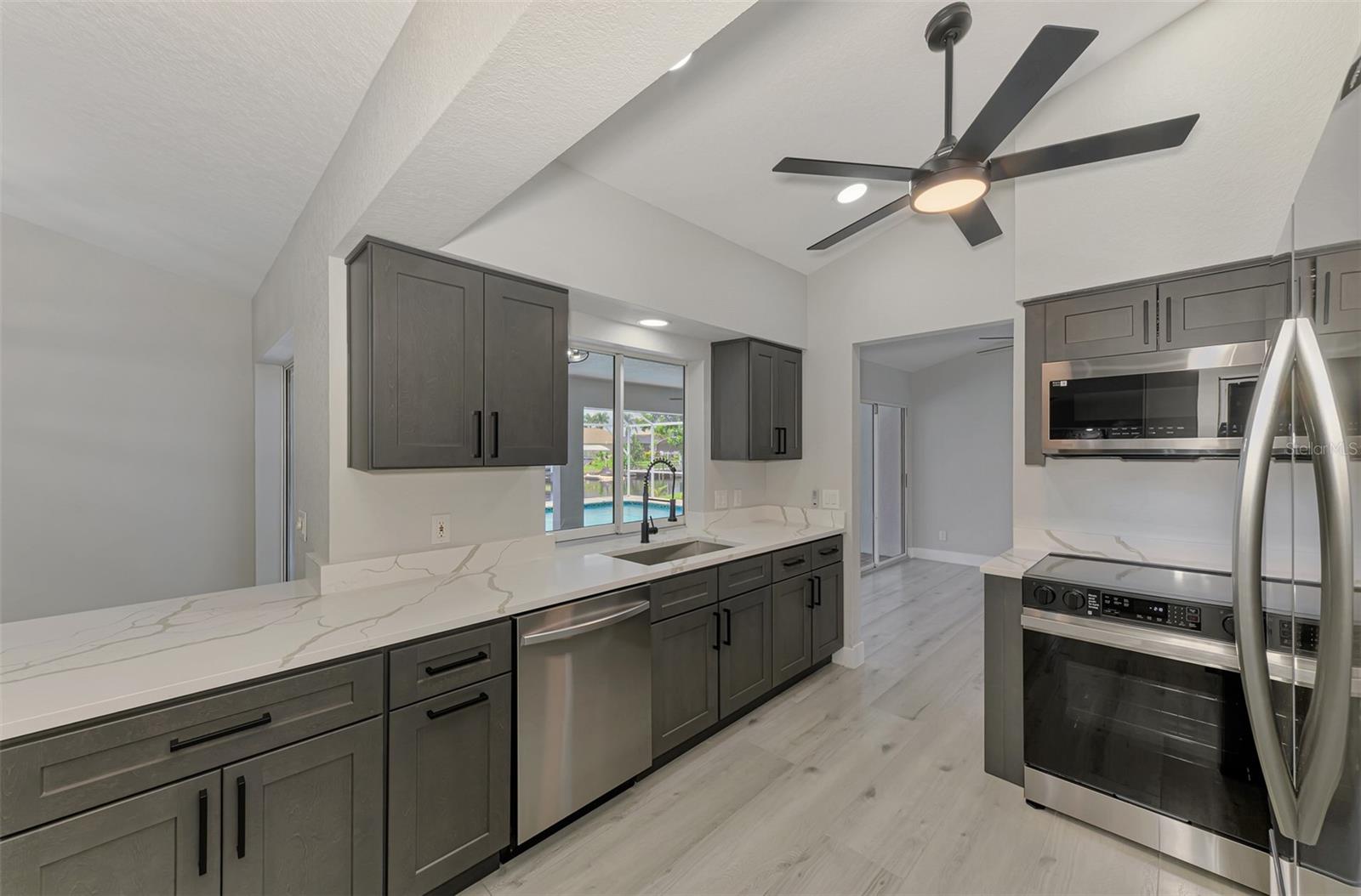 3077 STONE ST, PORT CHARLOTTE, FL, 33981