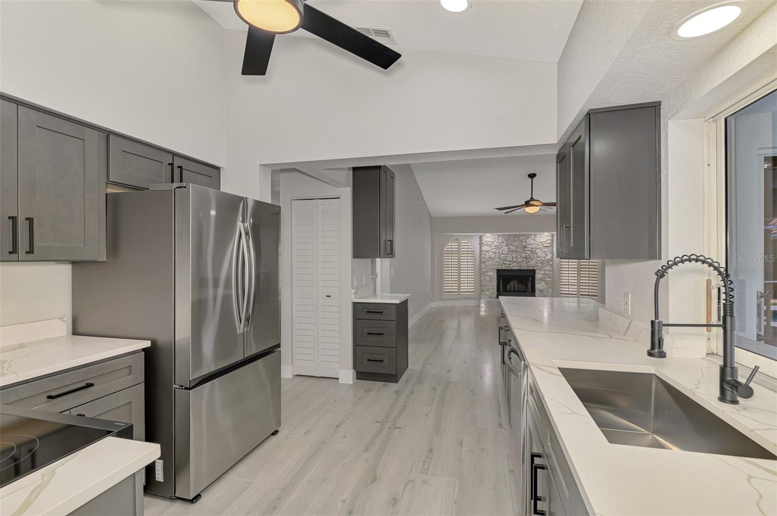 3077 STONE ST, PORT CHARLOTTE, FL, 33981