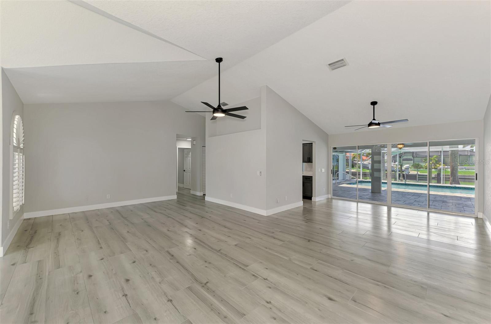 3077 STONE ST, PORT CHARLOTTE, FL, 33981