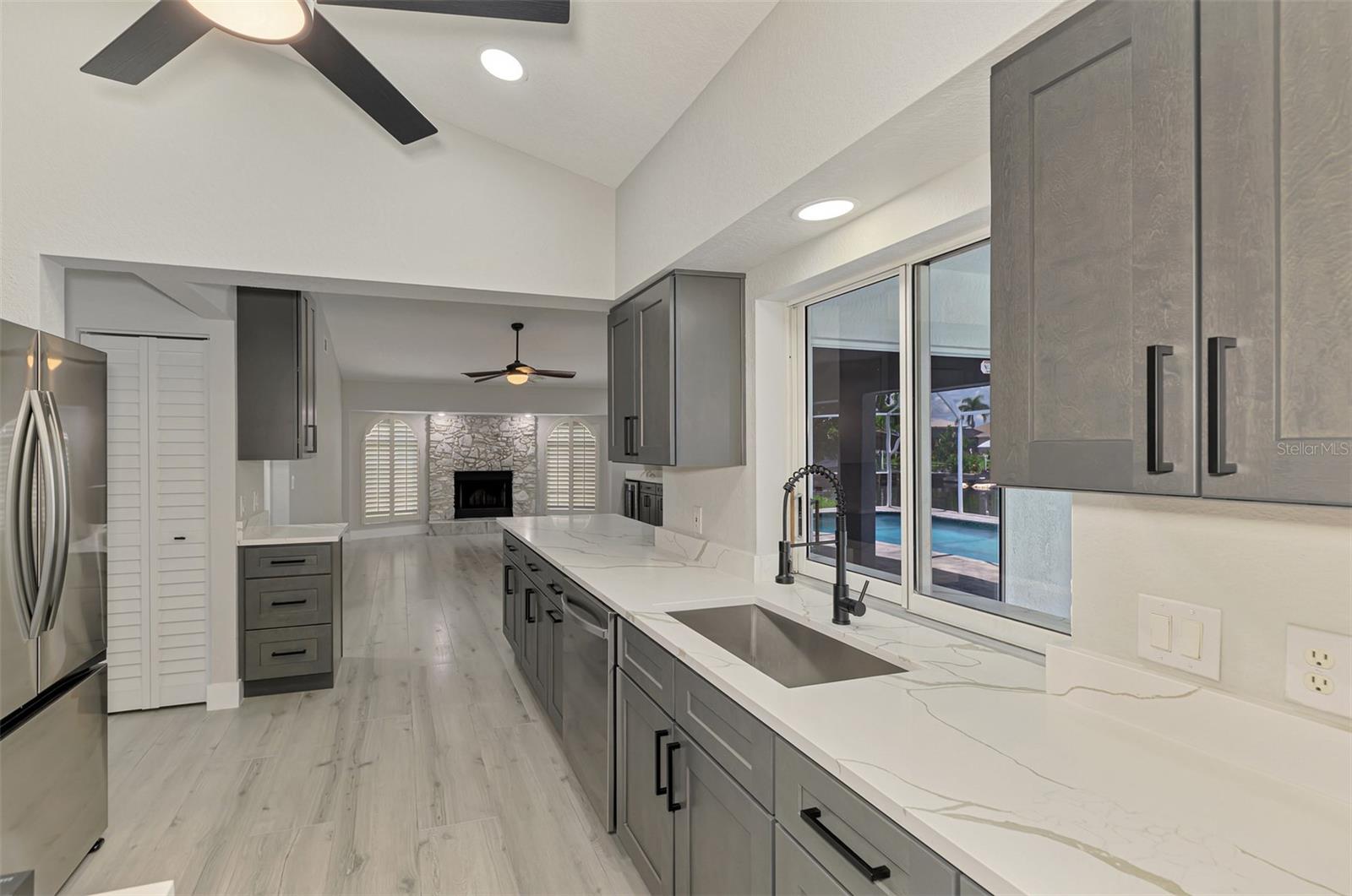 3077 STONE ST, PORT CHARLOTTE, FL, 33981