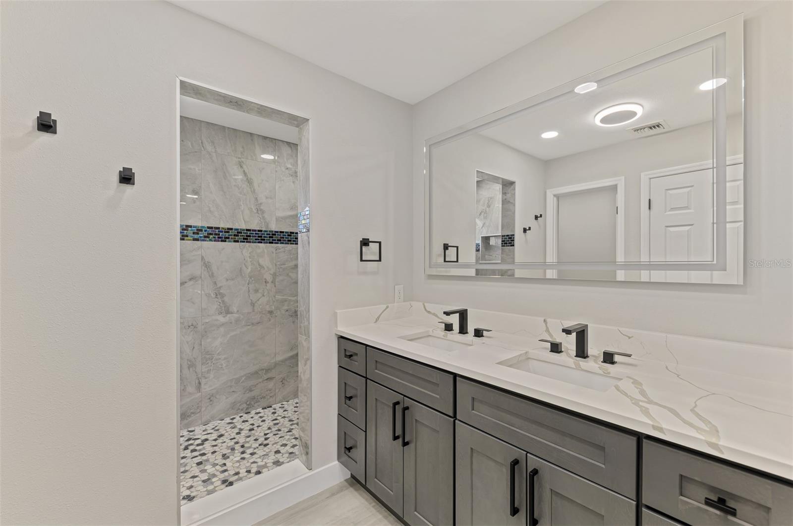 3077 STONE ST, PORT CHARLOTTE, FL, 33981