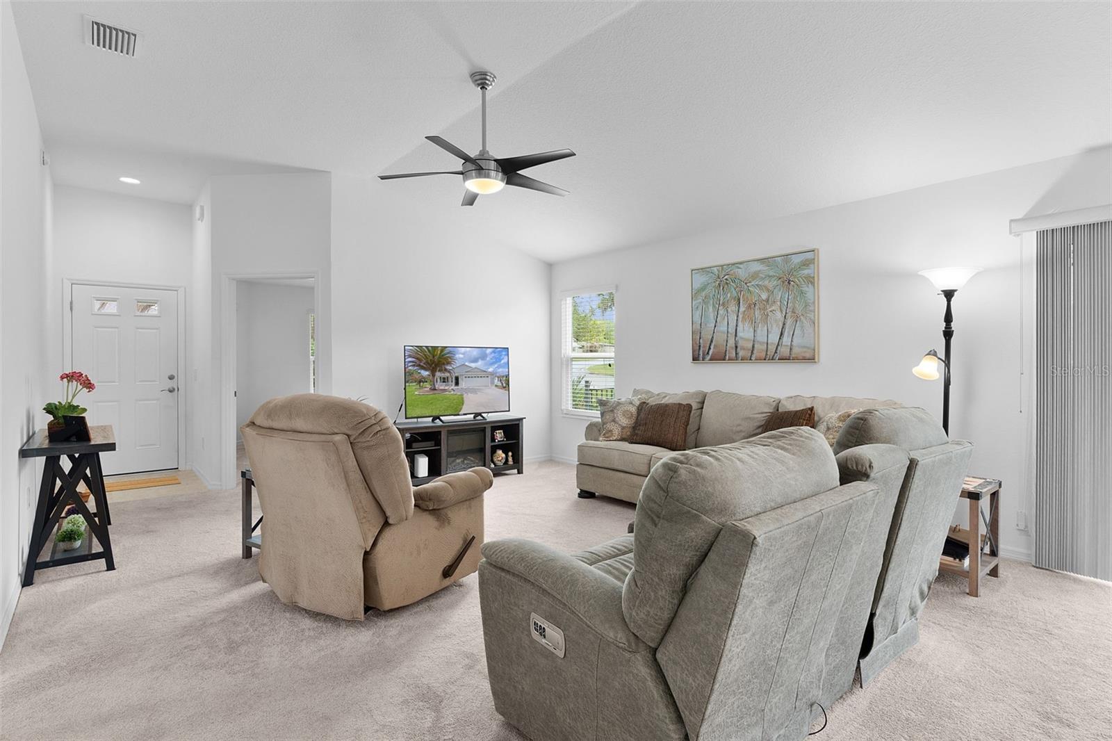 733 JASON DR, LADY LAKE, FL, 32159