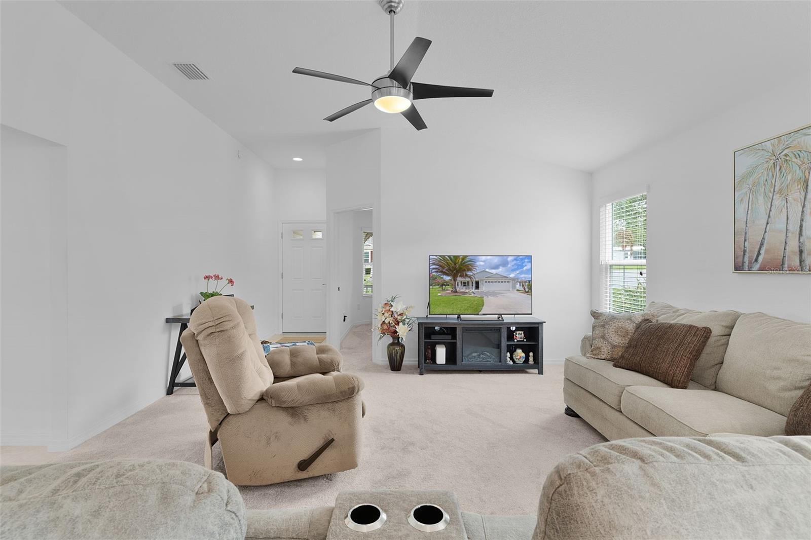 733 JASON DR, LADY LAKE, FL, 32159