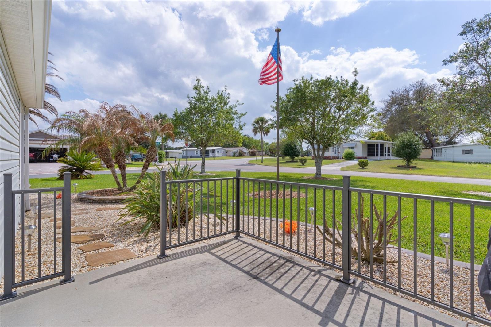 733 JASON DR, LADY LAKE, FL, 32159