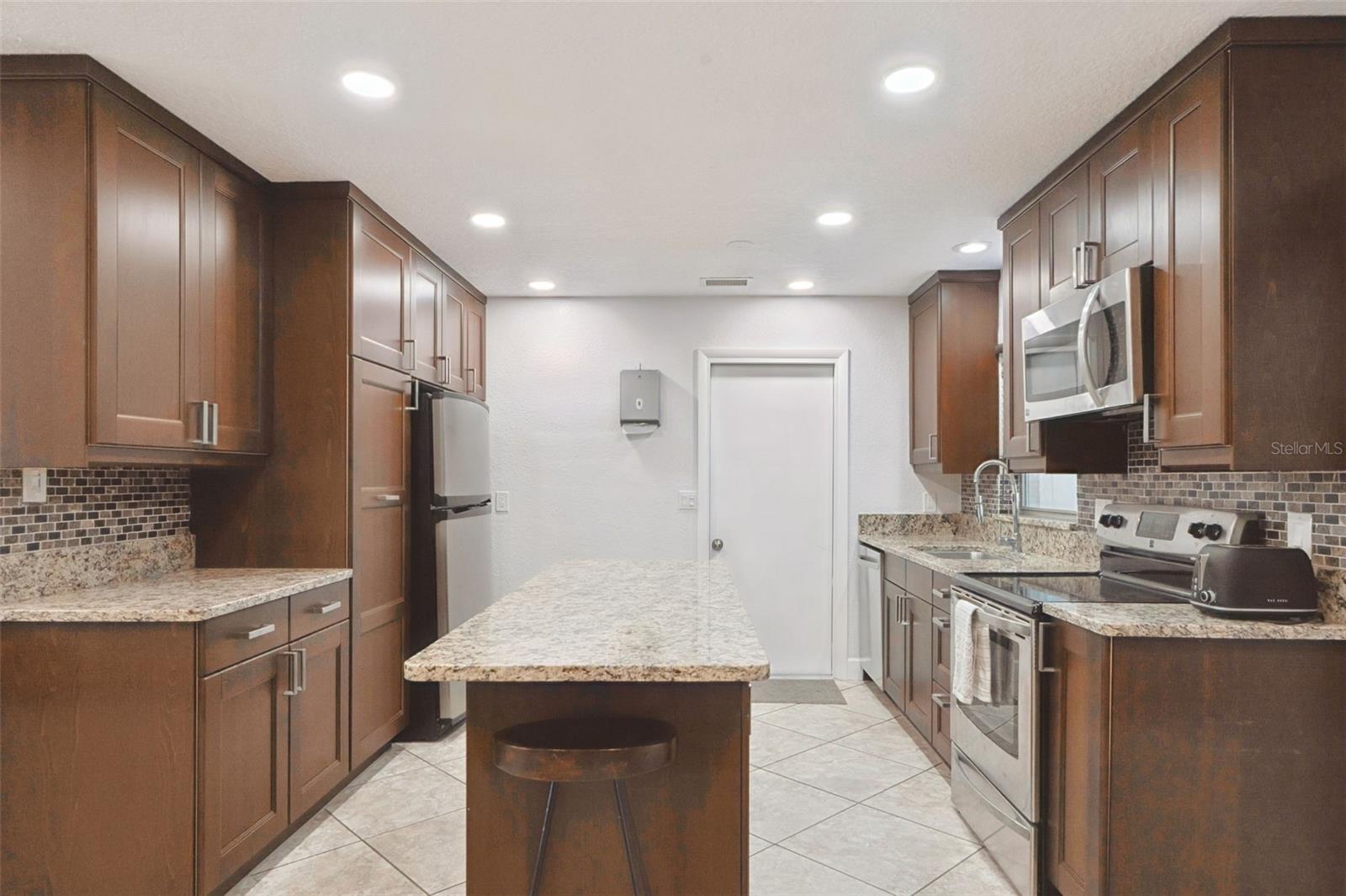 126 SANDALWOOD WAY, LONGWOOD, FL, 32750
