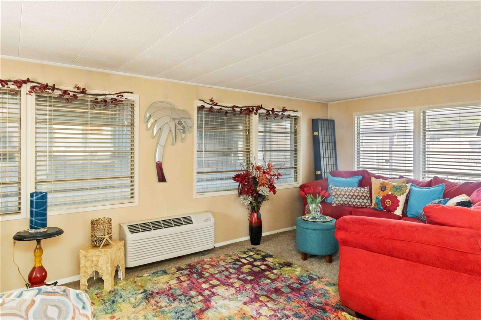5203 W PINE ST N, ST PETERSBURG, FL, 33709