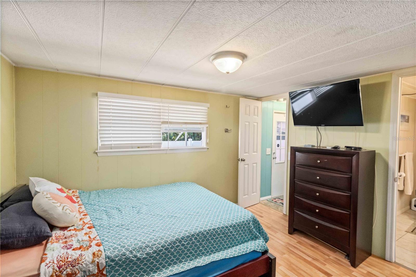 5203 W PINE ST N, ST PETERSBURG, FL, 33709
