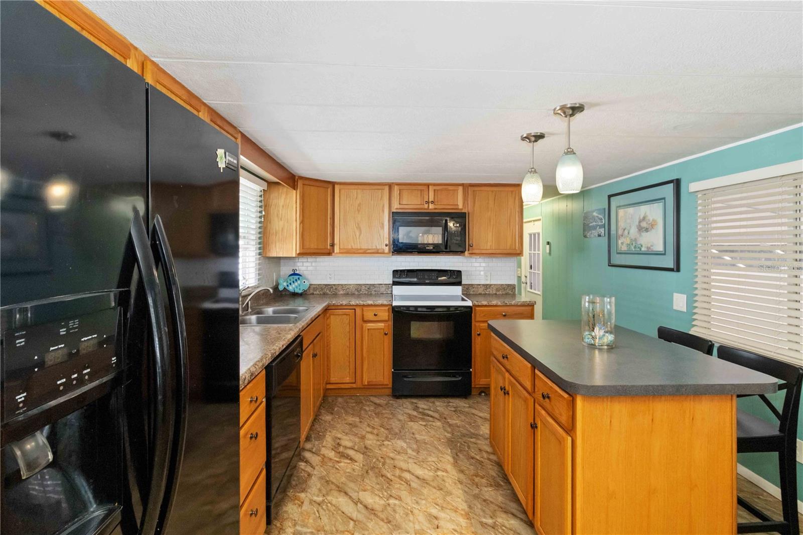 5203 W PINE ST N, ST PETERSBURG, FL, 33709
