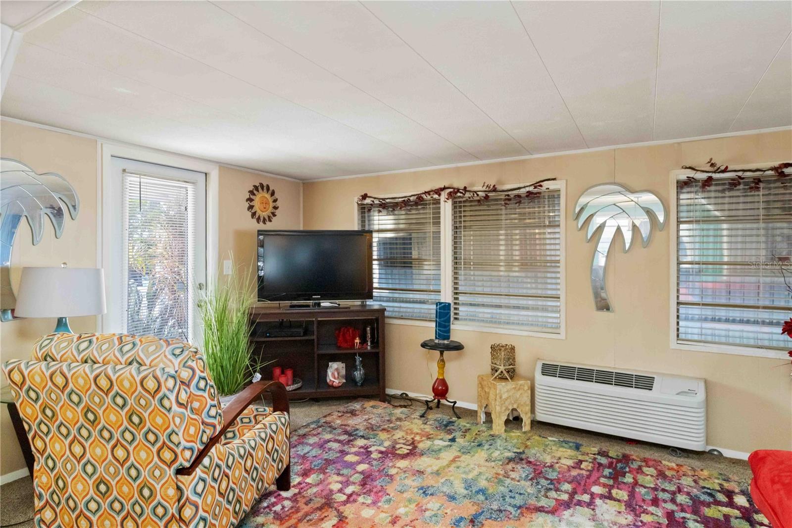 5203 W PINE ST N, ST PETERSBURG, FL, 33709