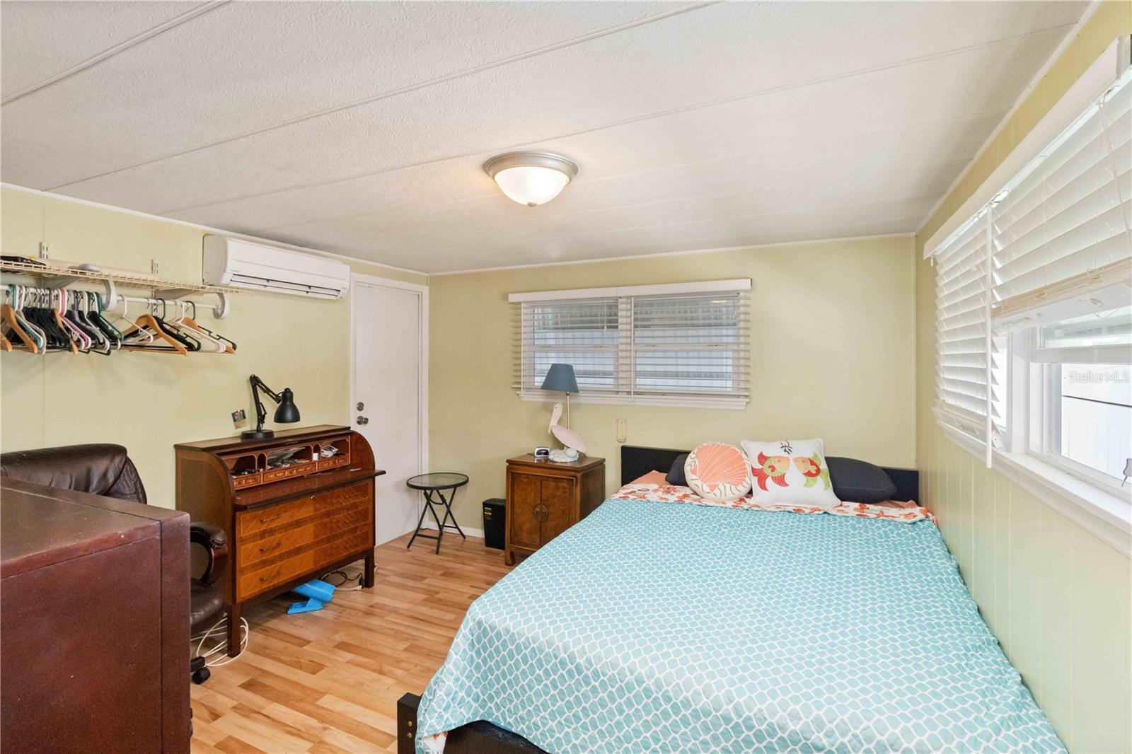 5203 W PINE ST N, ST PETERSBURG, FL, 33709