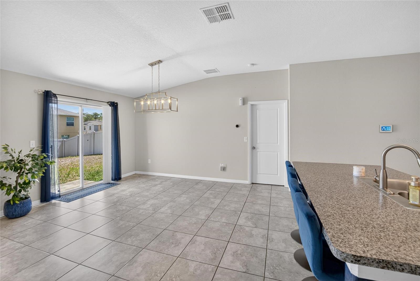 214 ENGLISH CHANNEL PL, DOVER, FL, 33527