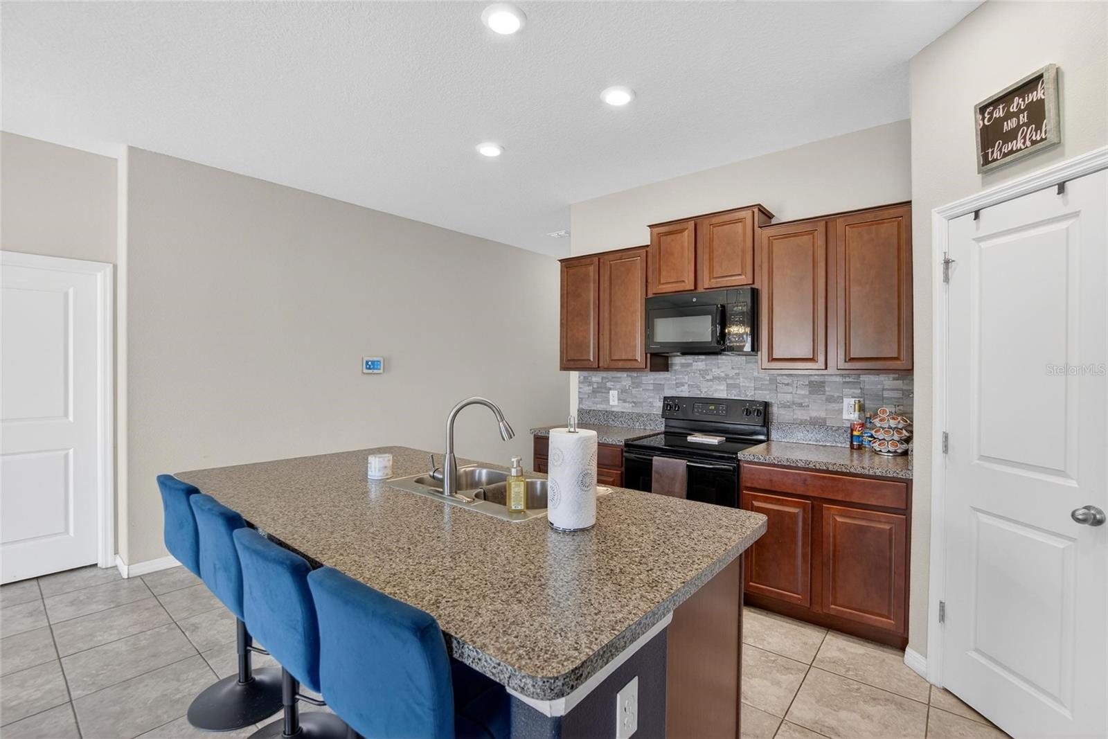 214 ENGLISH CHANNEL PL, DOVER, FL, 33527