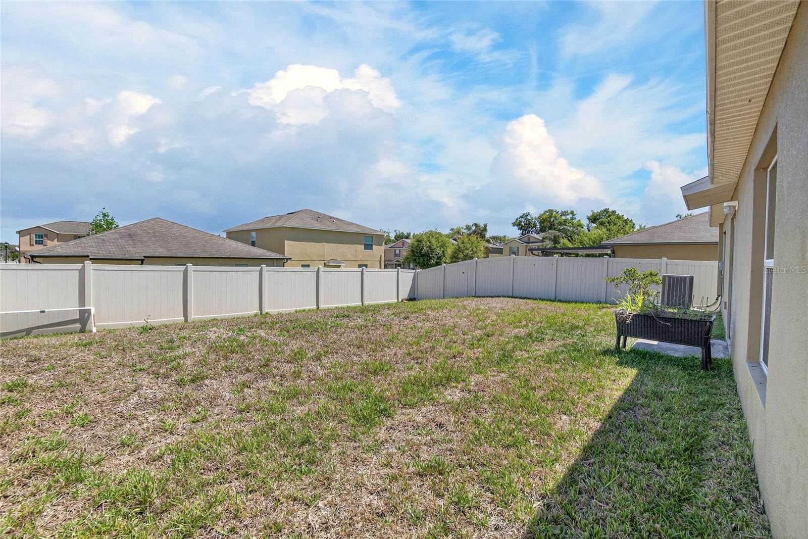 214 ENGLISH CHANNEL PL, DOVER, FL, 33527