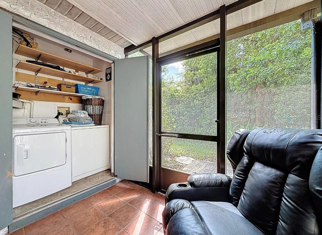 Washer and dryer closet