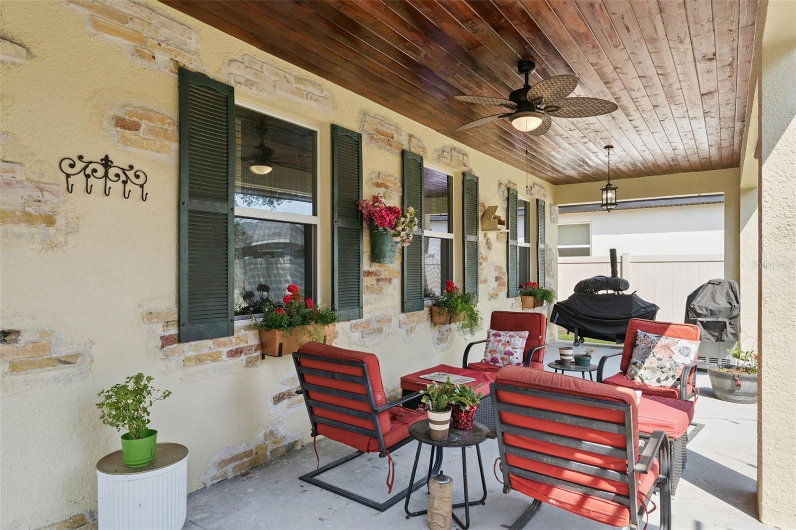 1128 WHITE WATER BAY DR, GROVELAND, FL, 34736