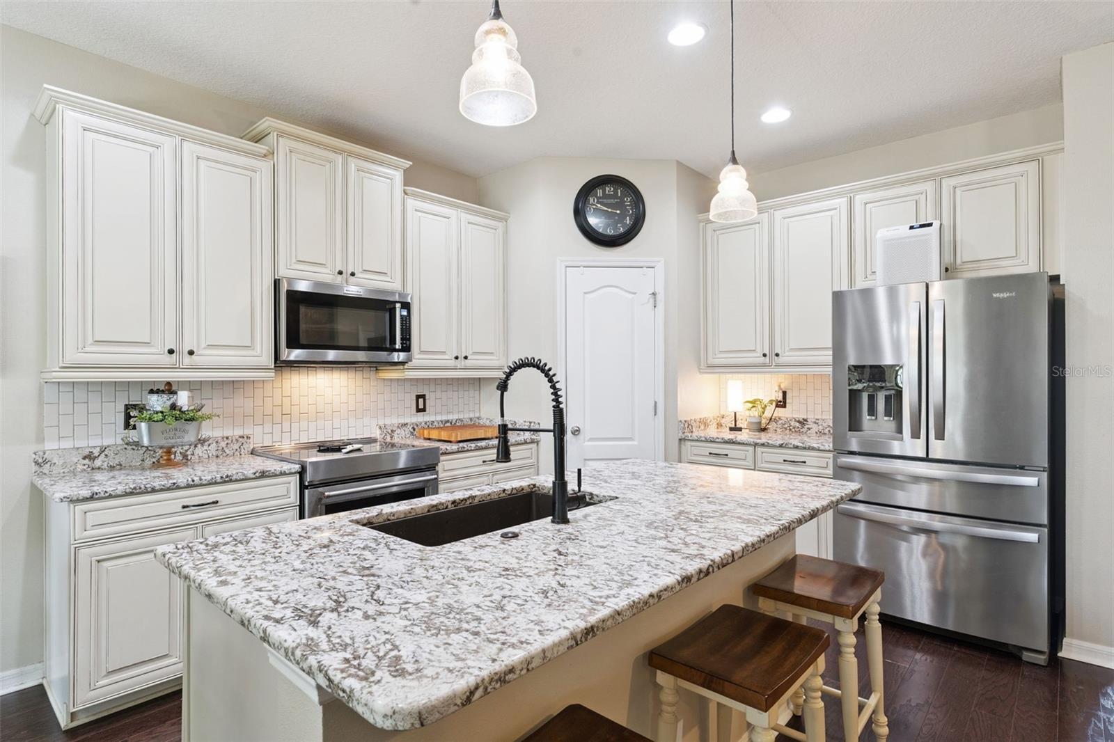 1128 WHITE WATER BAY DR, GROVELAND, FL, 34736
