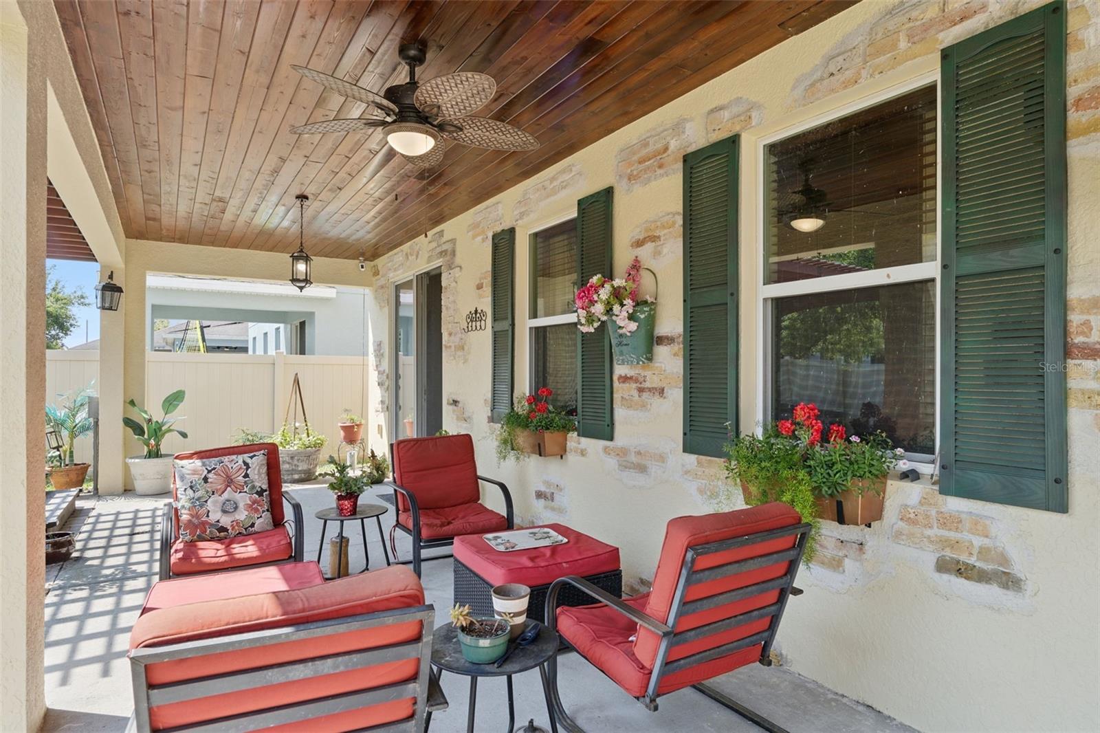 1128 WHITE WATER BAY DR, GROVELAND, FL, 34736