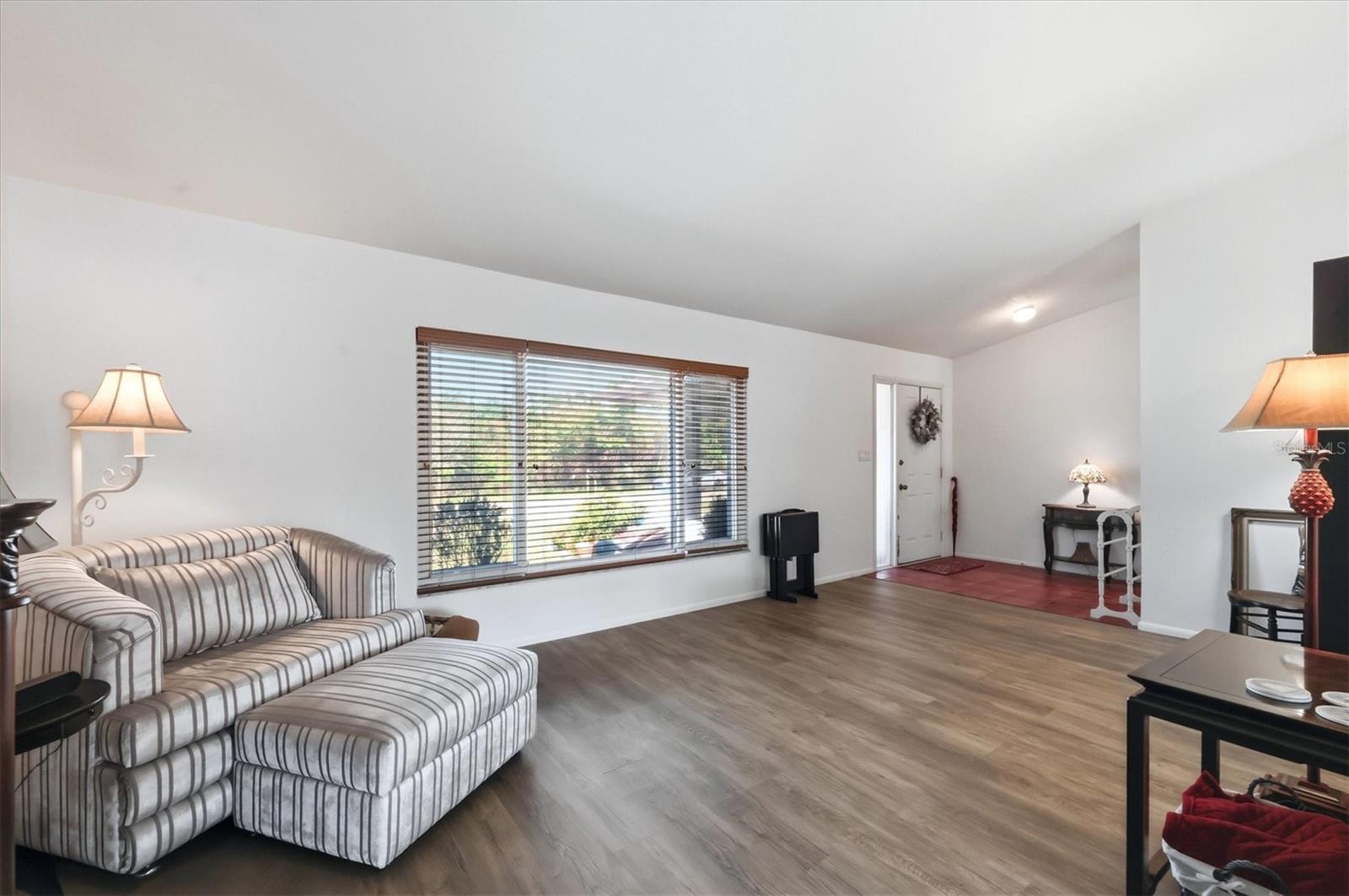 2084 LEISURE ST, PORT CHARLOTTE, FL, 33948